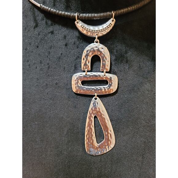 C1946 Modern Geometric Statement Necklace Hammered Silver Tone Collar Chain - Picture 3 of 9